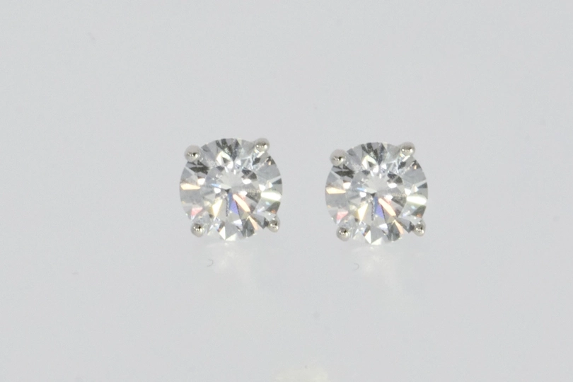Ezüst fülbevaló - 4 karmos köves 4mm főképe